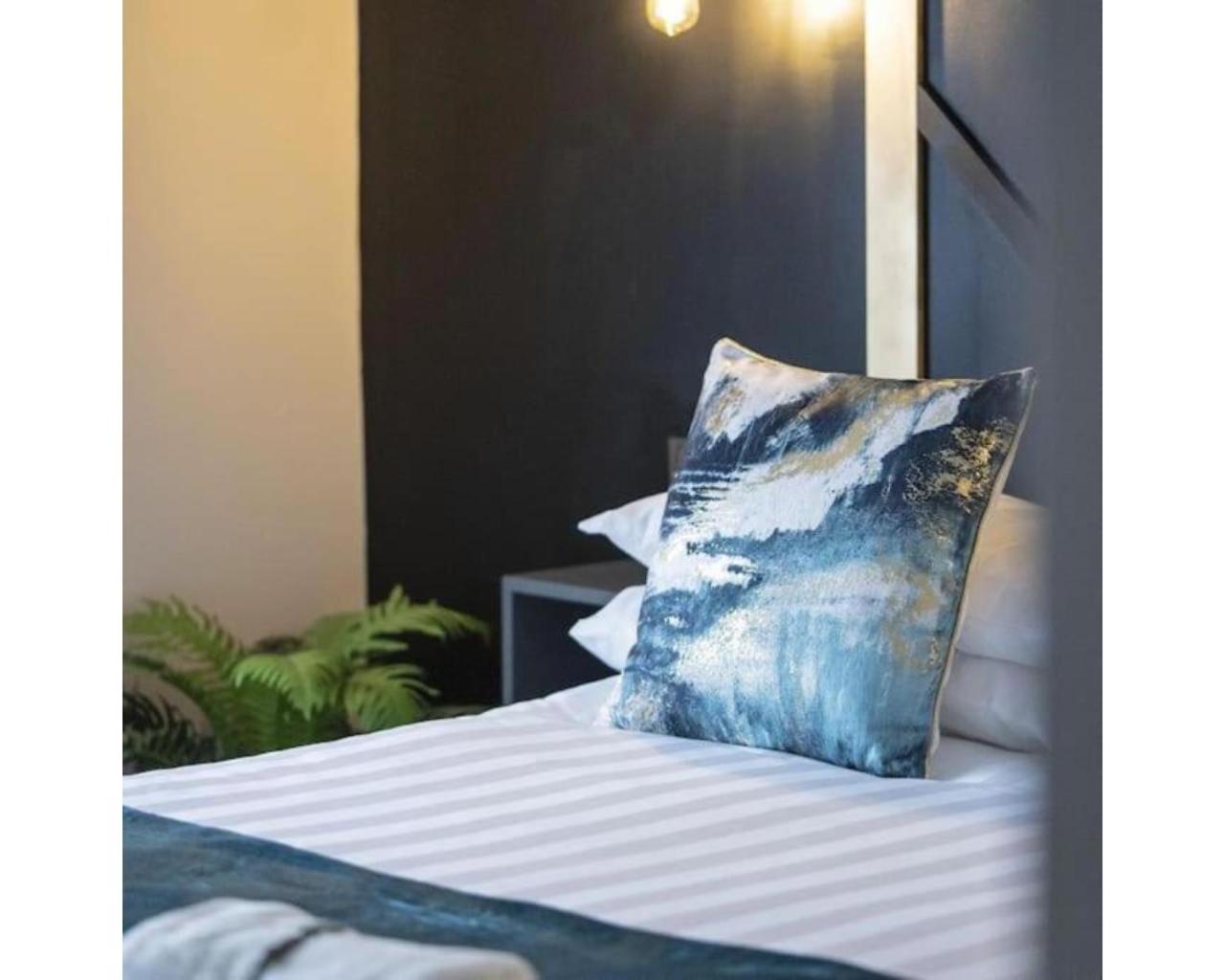 Central Belfast Apartments Queen'S Hideaway Εξωτερικό φωτογραφία